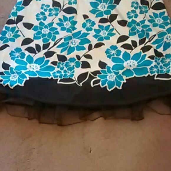 City Triangles Halter Dress - Picture 3 of 8